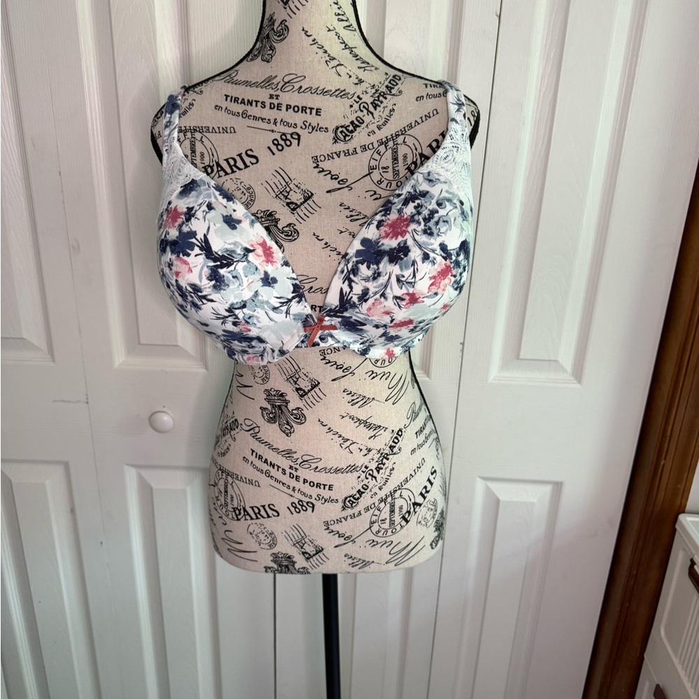 Cacique Floral Print Bra -‎ White and Blue